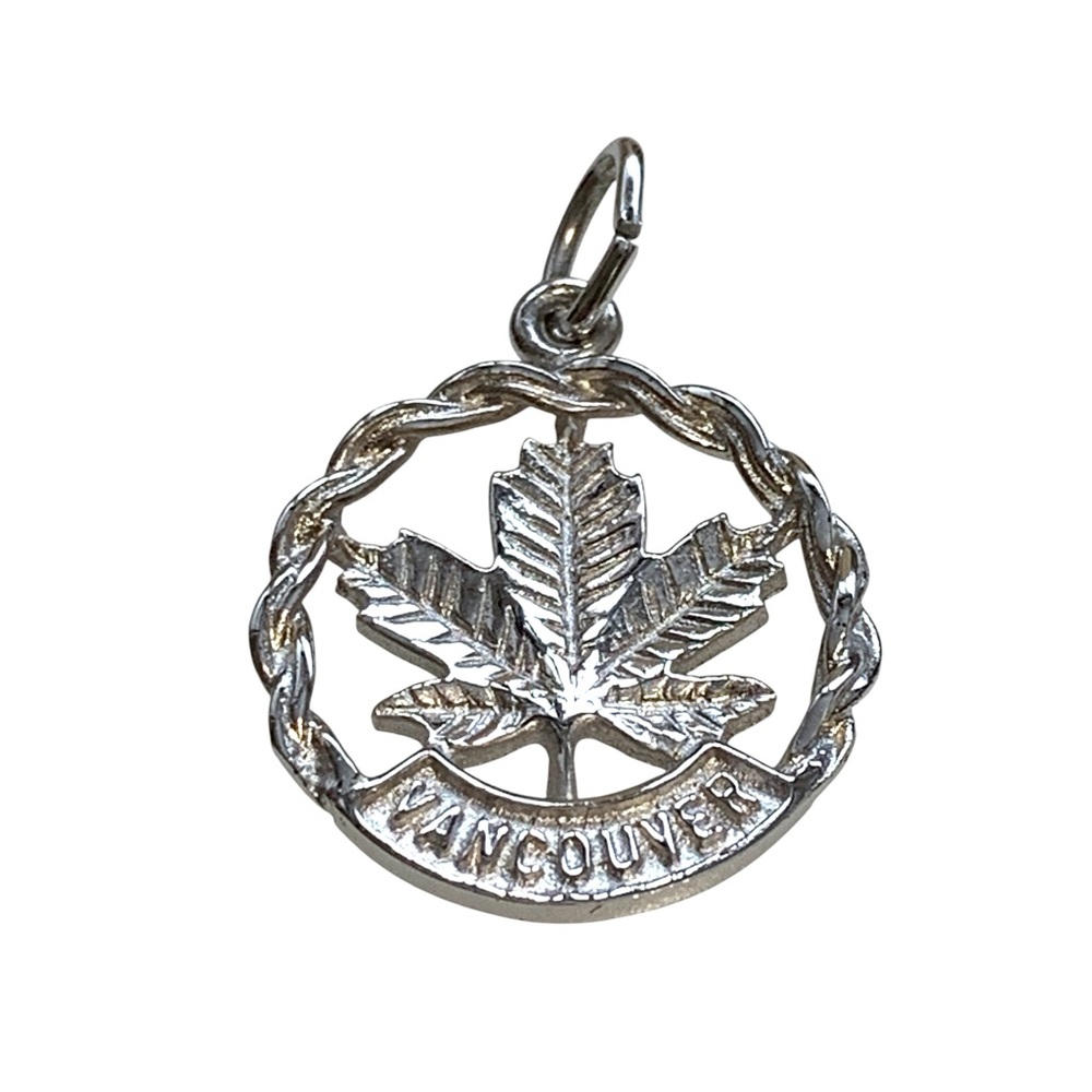 Vintage 70’s Sterling Silver Souvenir Vancouver Maple Leaf Charm - Picture 4 of 11